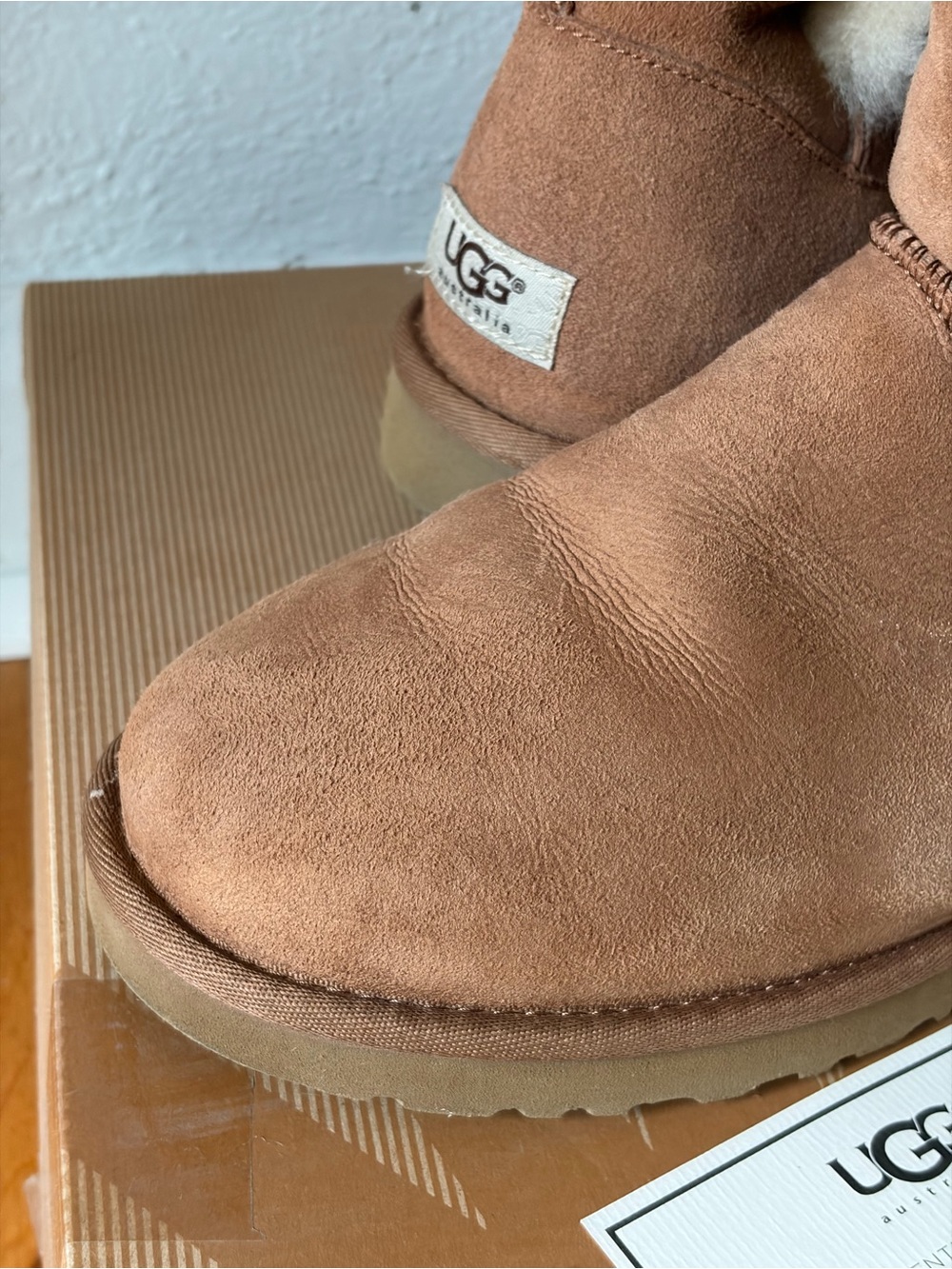 UGG Bailey Button Triplet Chestnut Suede Boot 1873 (9) - Picture 3 of 16
